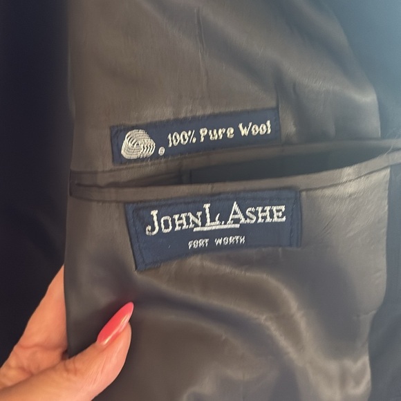 Burberry Men’s 100% Wool Navy Blazer with textured pin stripe/ 40 see details - Picture 8 of 9